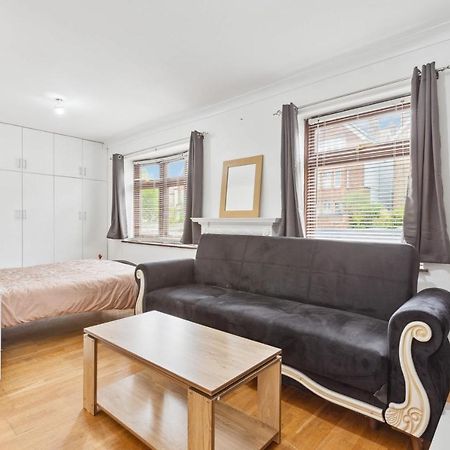 Cozy Stay Apartment 런던 외부 사진