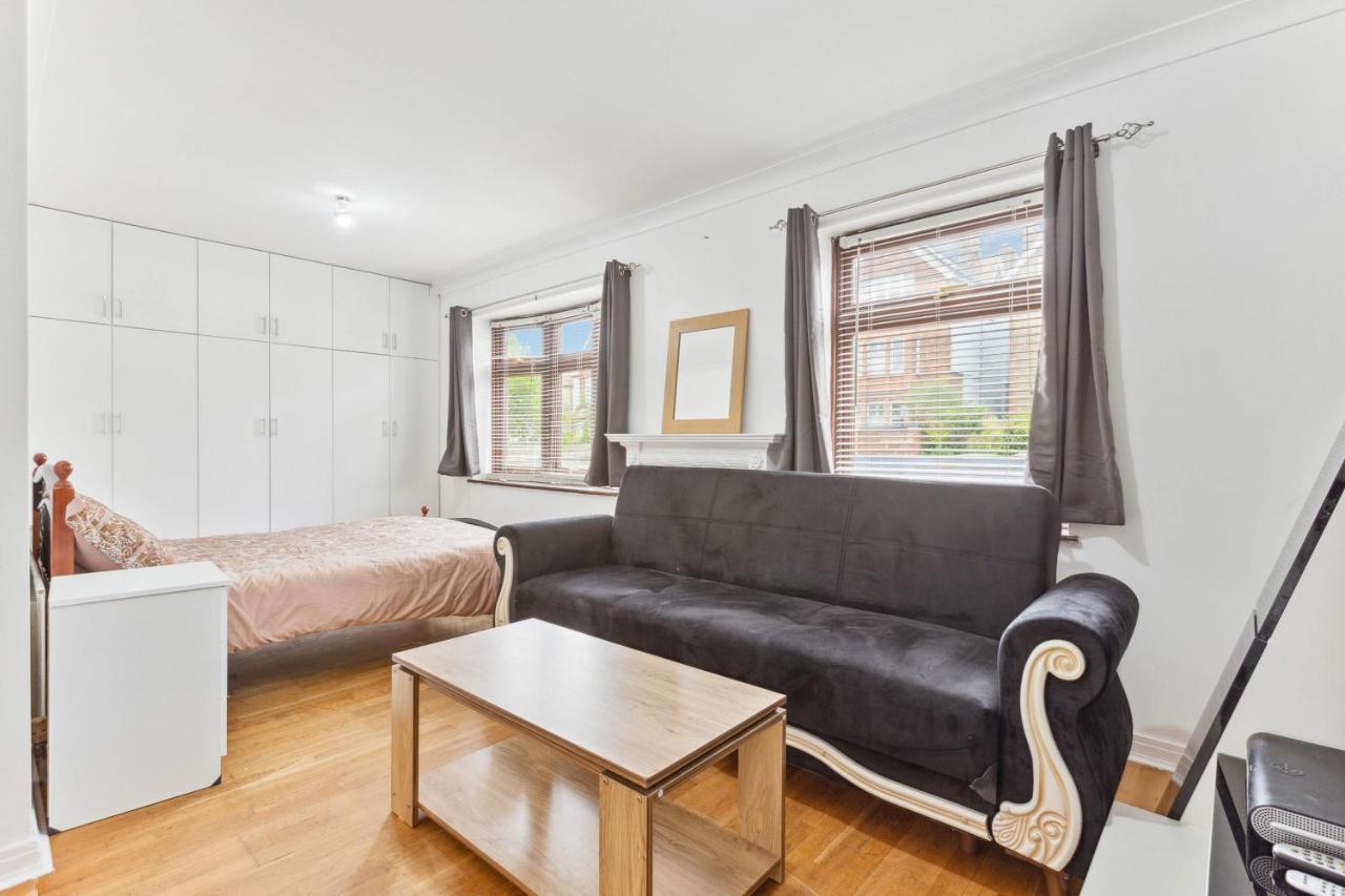 Cozy Stay Apartment 런던 외부 사진